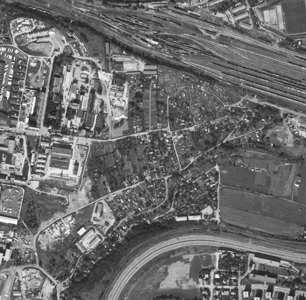 nouzova-kolonie-na-slatinach-letecky-snimek-1988