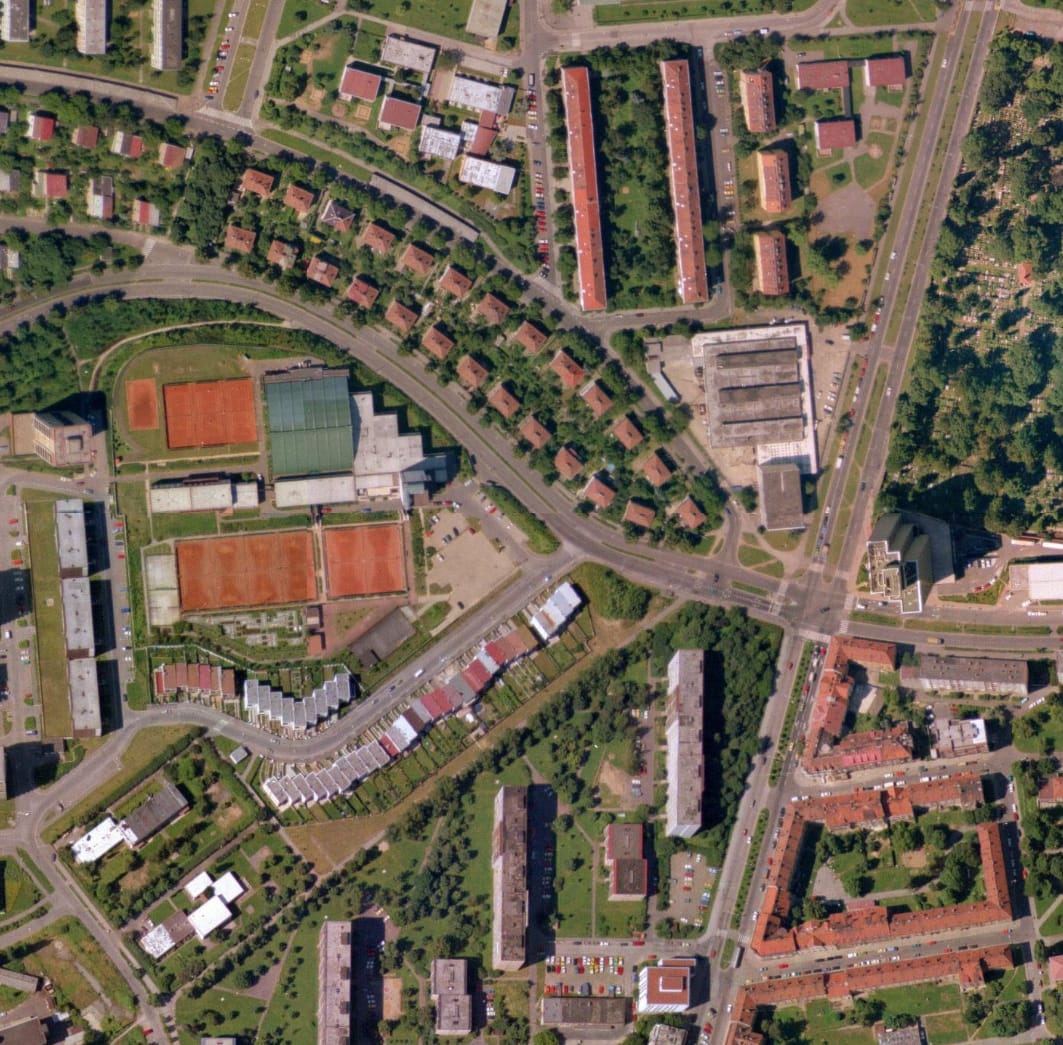nouzova-kolonie-na-dlouhe-ceste-letecky-snimek-1996