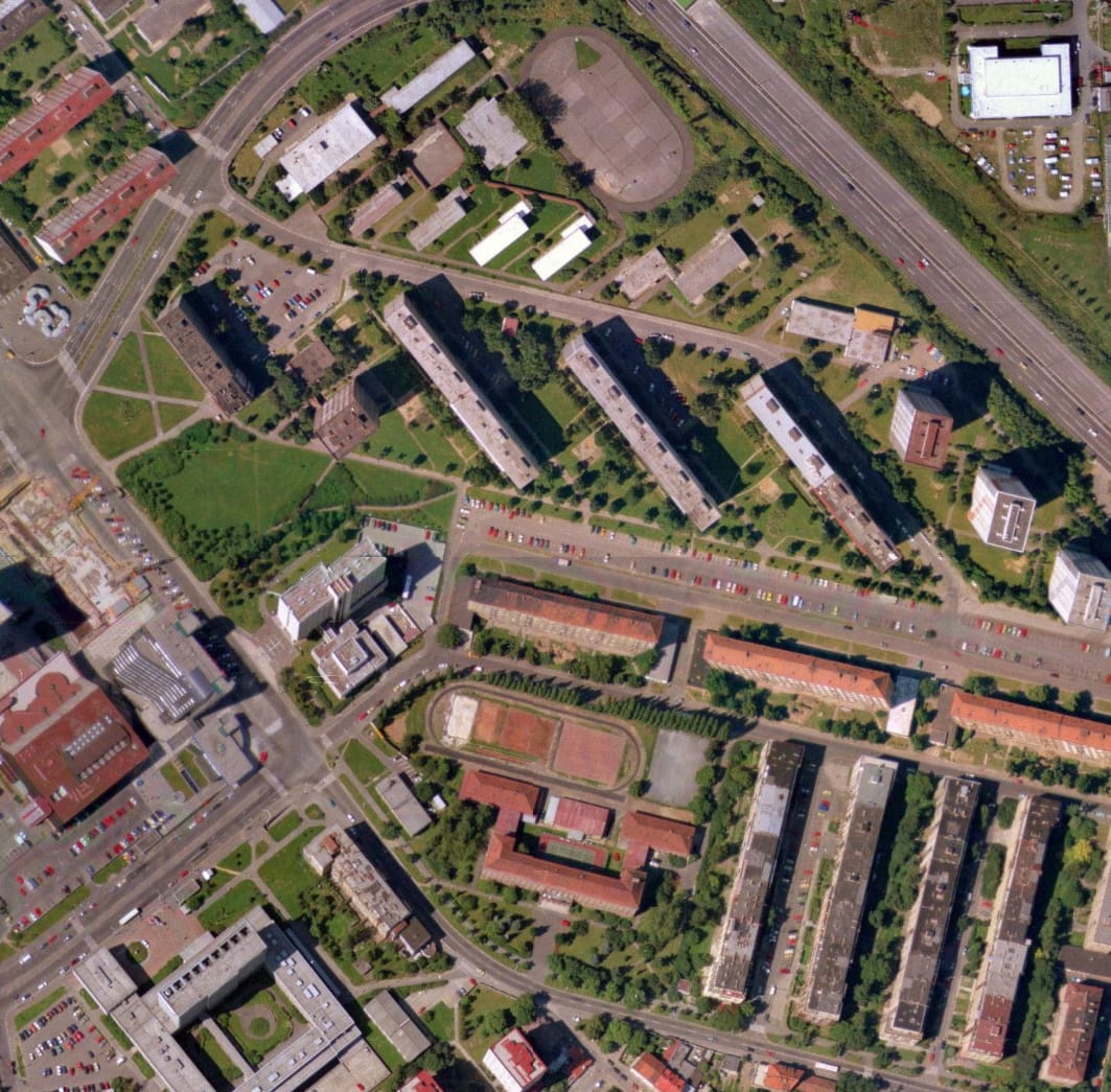 nouzova-kolonie-na-kopecku-letecky-snimek-1996