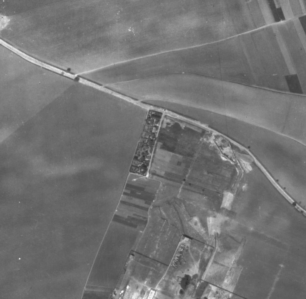 nouzova-kolonie-u-obecni-cihelny-letecky-snimek-1945