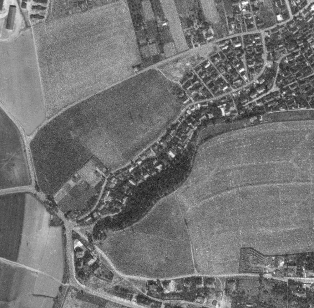 nouzova-kolonie-pod-lesikem-letecky-snimek-1953