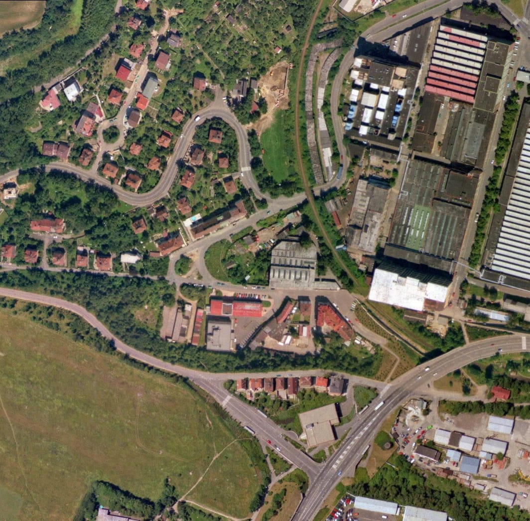 nouzova-kolonie-u-tresorie-letecky-snimek-1996