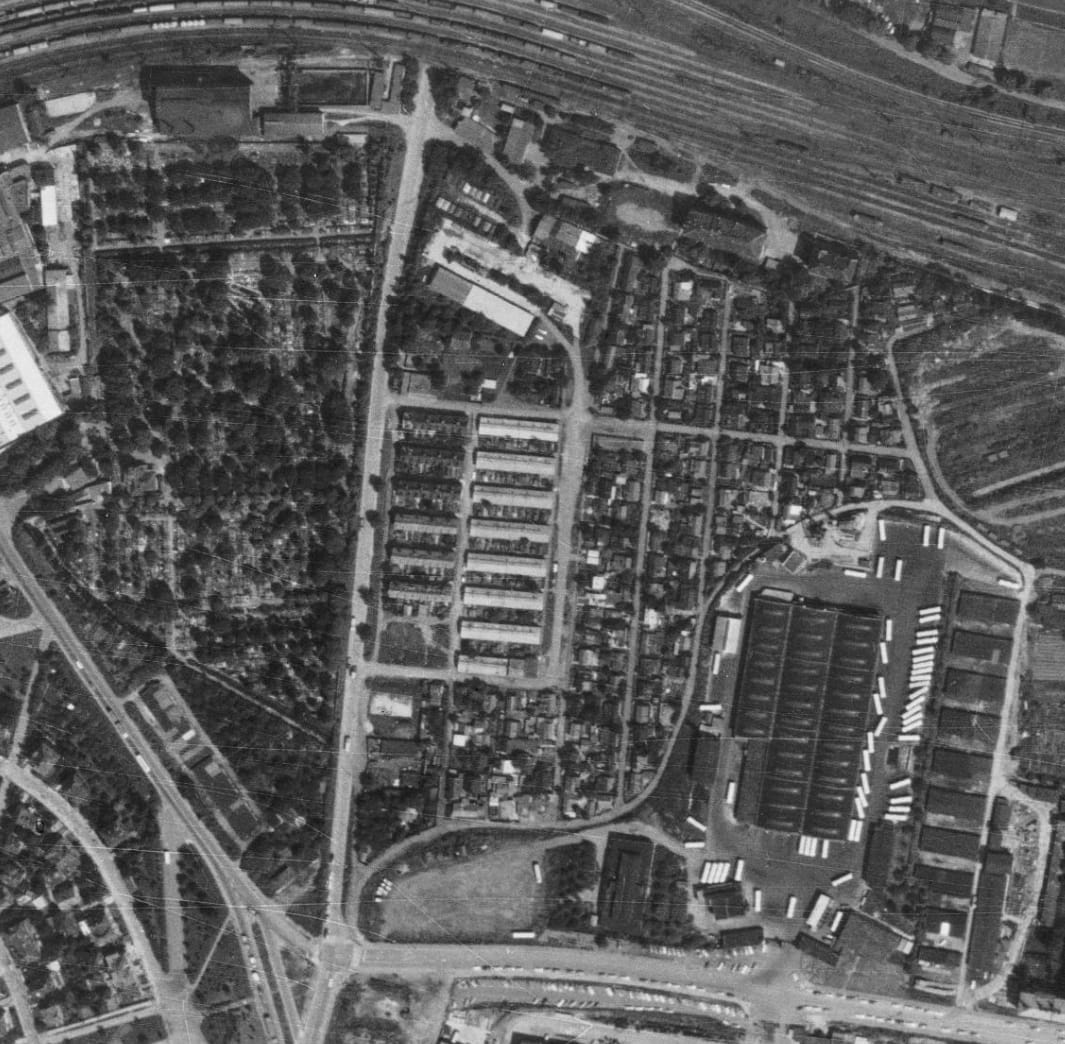 nouzova-kolonie-pod-bohdalcem-letecky-snimek-1975