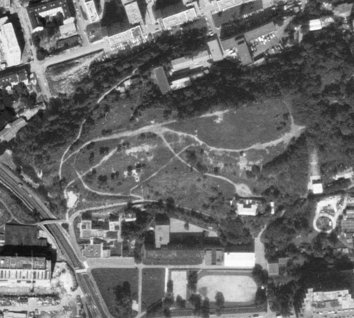 nouzova-kolonie-vrch-sv.-krize-letecky-snimek-1988