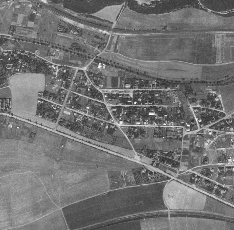 nouzova-kolonie-za-horou-letecky-snimek-1953