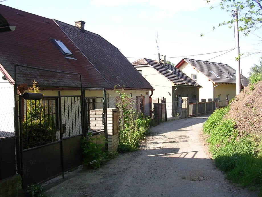 nouzova-kolonie-pod-lesikem-domy